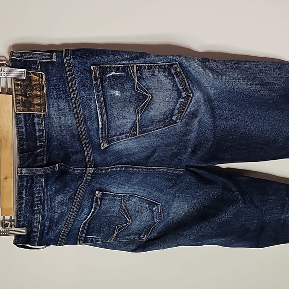 Guess dark wash 28x32 distressed style skinny jeans - Picture 4 of 7